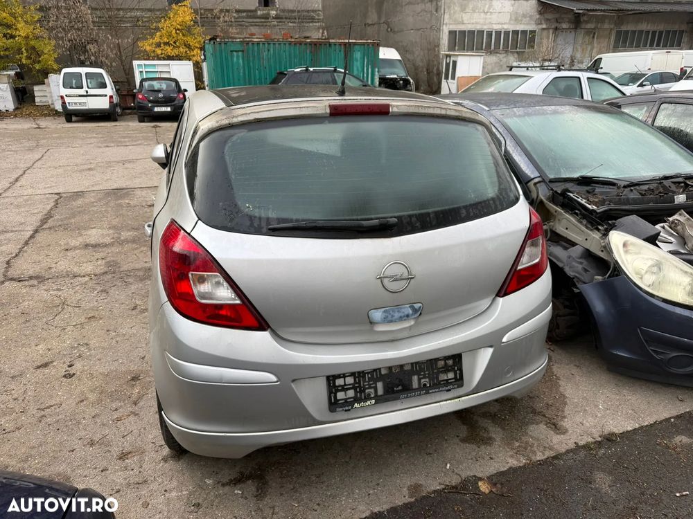 Dezmembrez Opel Corsa D gri argintiu 1,3 CDTI 4usi 2007 - 3