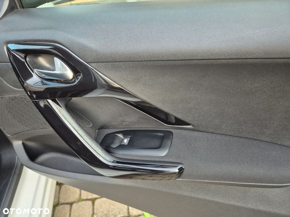 Peugeot 208 1.2 VTi Allure - 14