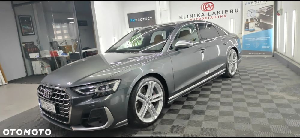 Audi S8 - 26