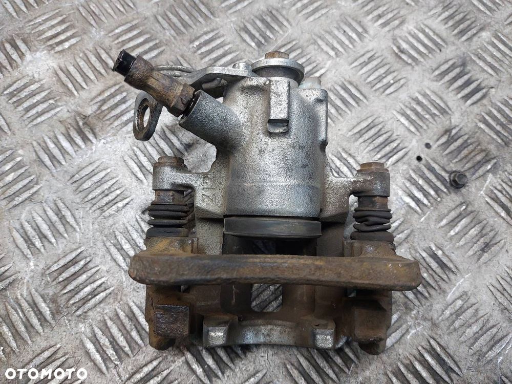 ZACISK HAMULCOWY PRAWY TYŁ AUDI A4 B5 - 3