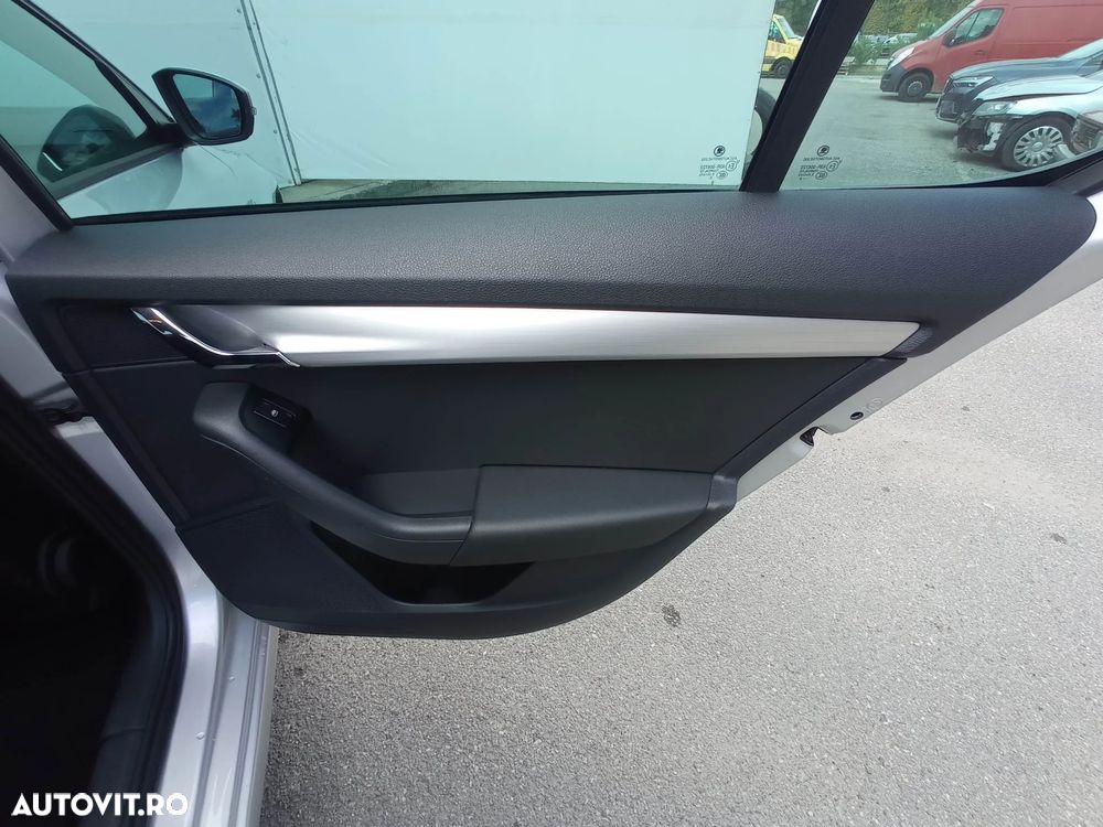 Skoda Octavia 2.0 TDI DSG Ambition - 25