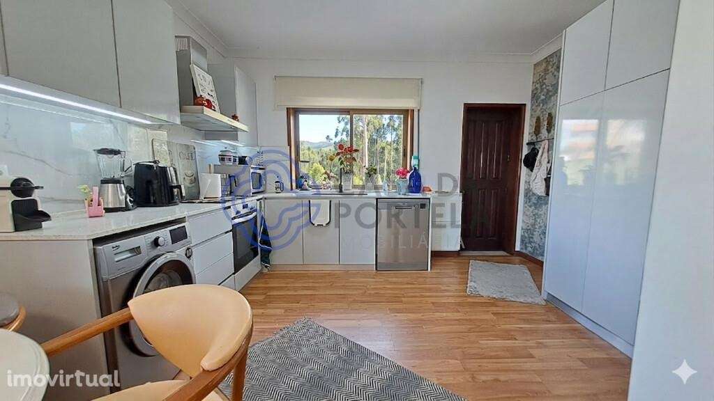 Moradia T4 de 4 pisos no Alto de Valongo - Grande imagem: 4/53