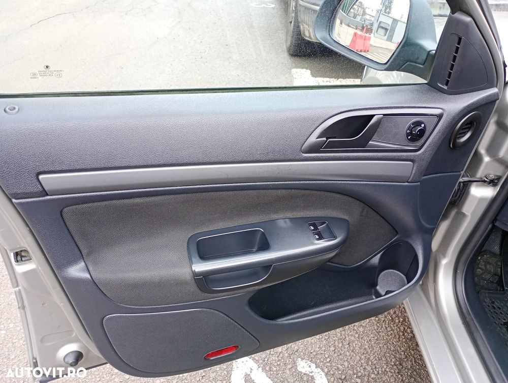 Skoda Octavia 1.6 MPI Ambiente - 10