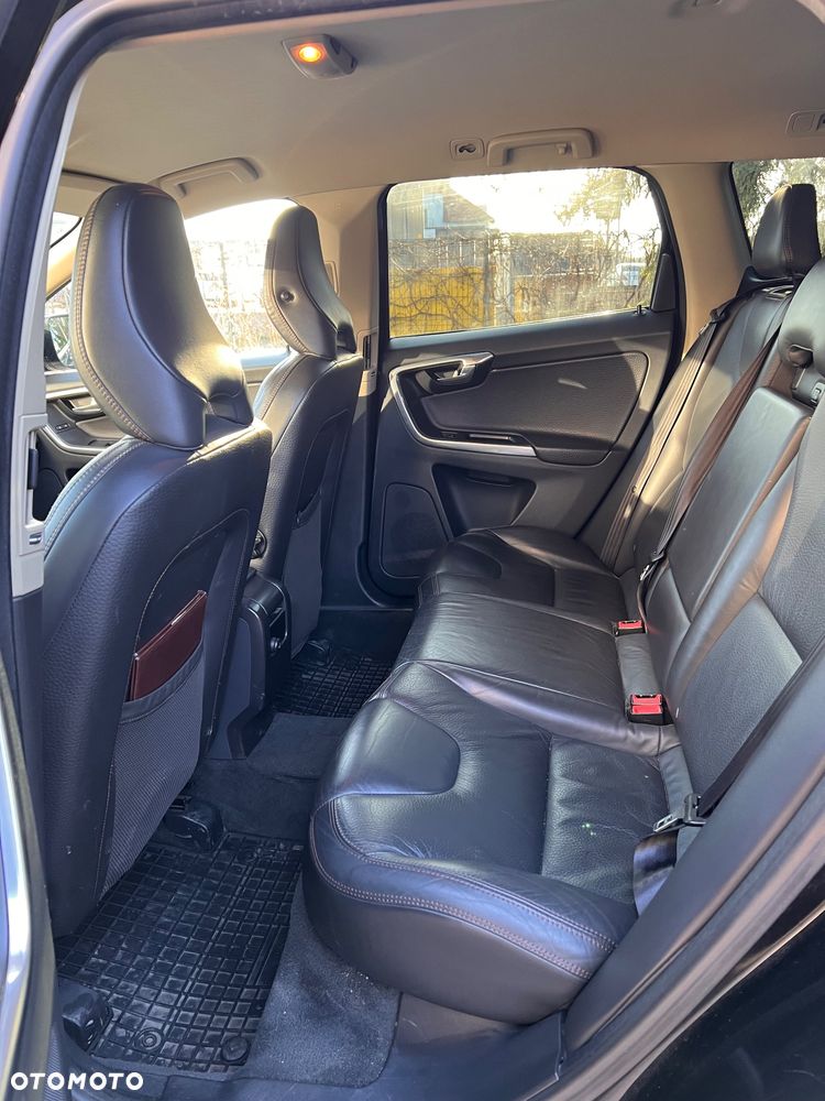 Volvo XC 60 D3 Momentum - 9