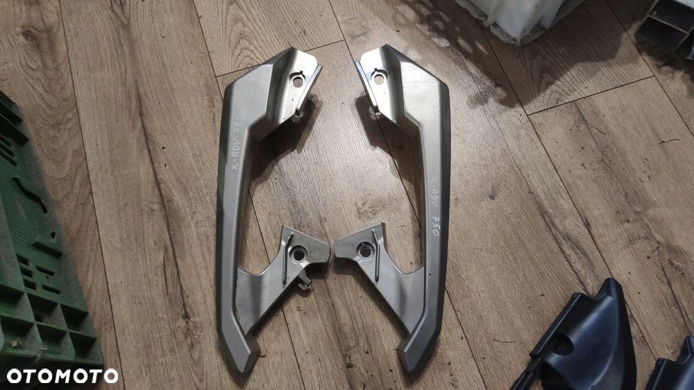 EU RĄCZKA PASAŻERA LEWA UCHWYT HONDA X-ADV 750 - 1
