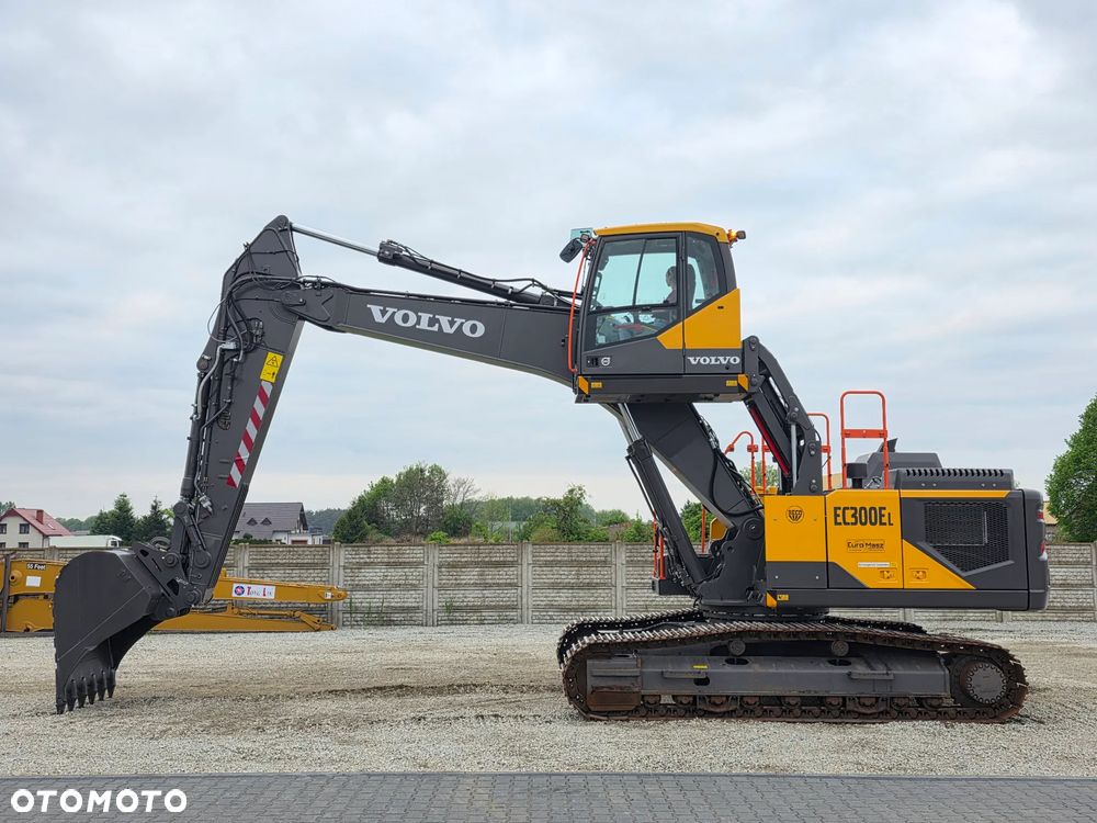 Volvo EC 300 EL, 2022 ROK, 3600 MTH, PODNOSZONA KABINA - 1