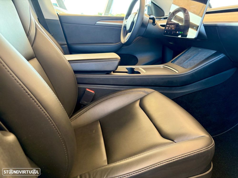Tesla Model Y Long Range Dual Motor AWD - 16