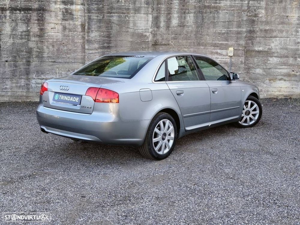 Audi A4 2.0 TDI S-line - 4