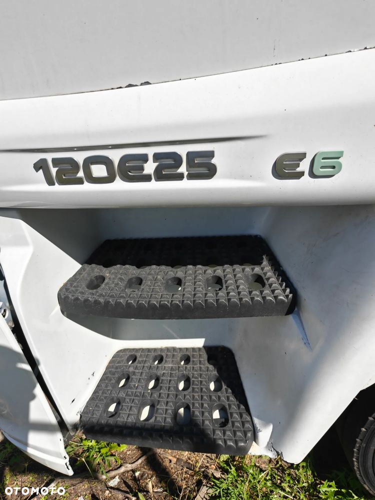 Iveco EUROCARGO 120e25 - 9