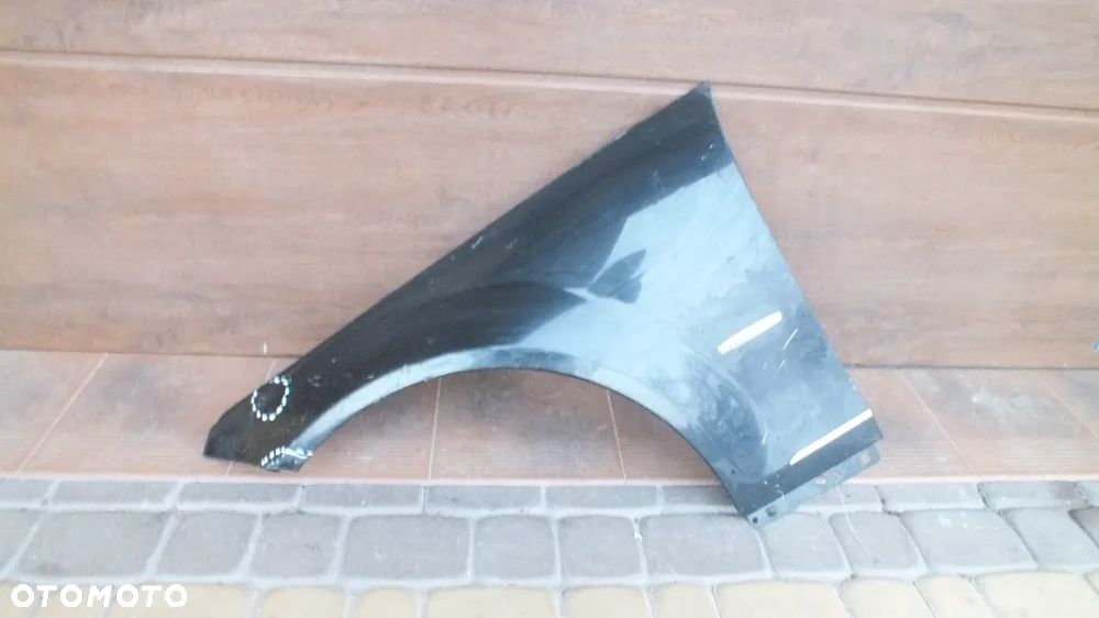 Błotnik przedni lewy Mercedes W204 GLK - 1