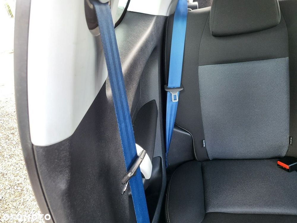 Peugeot 208 - 26