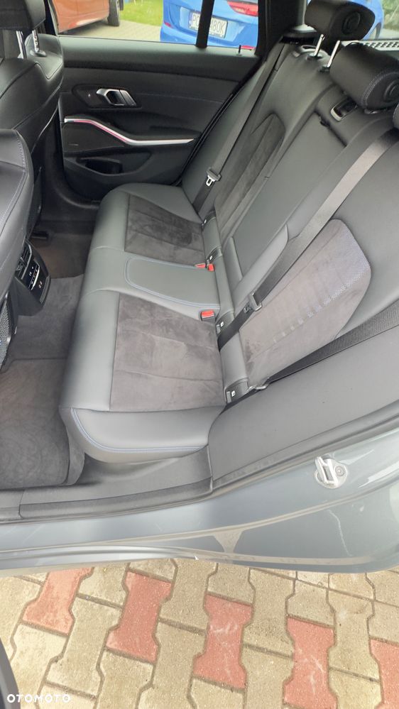 BMW Seria 3 320d xDrive M Sport - 25