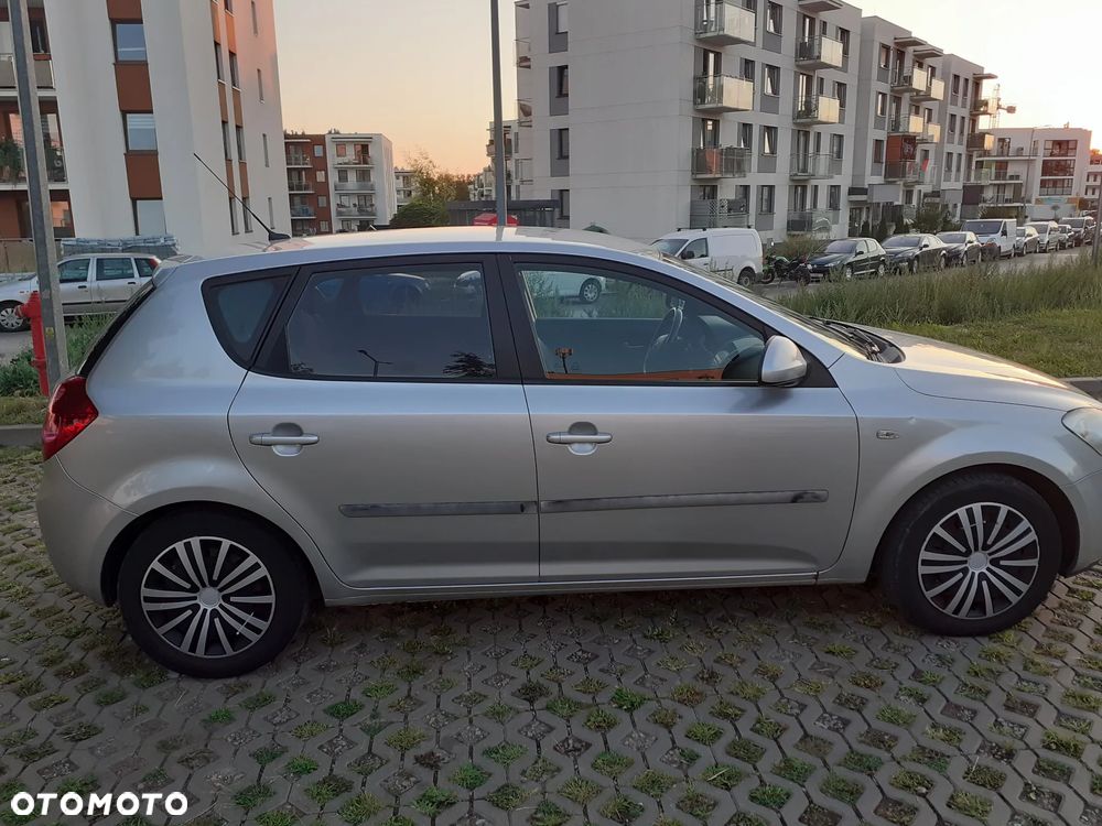 Kia Ceed 1.6 CRDi EX - 8