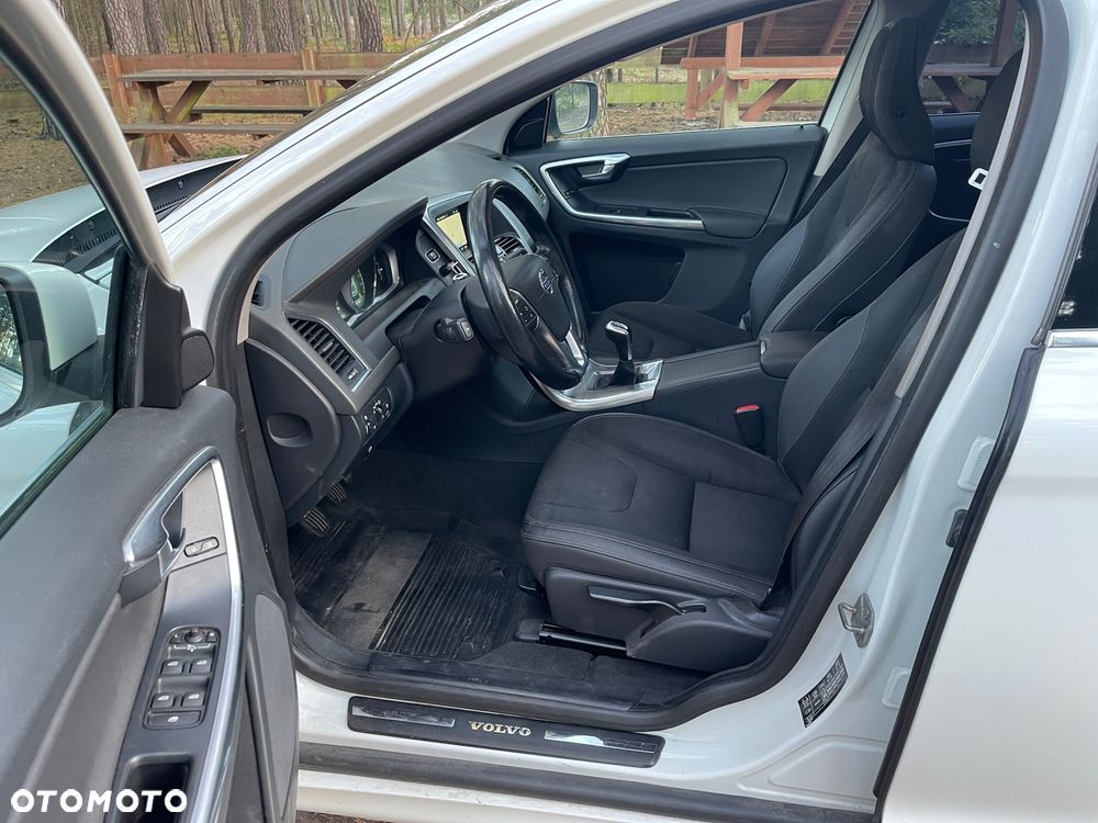 Volvo XC 60 D4 Drive-E Momentum - 9