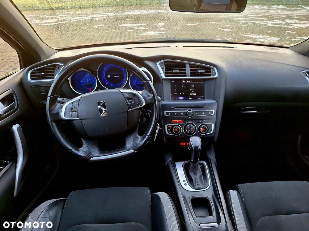 Citroën DS4 1.6 e-HDi SoChic MCP - 24