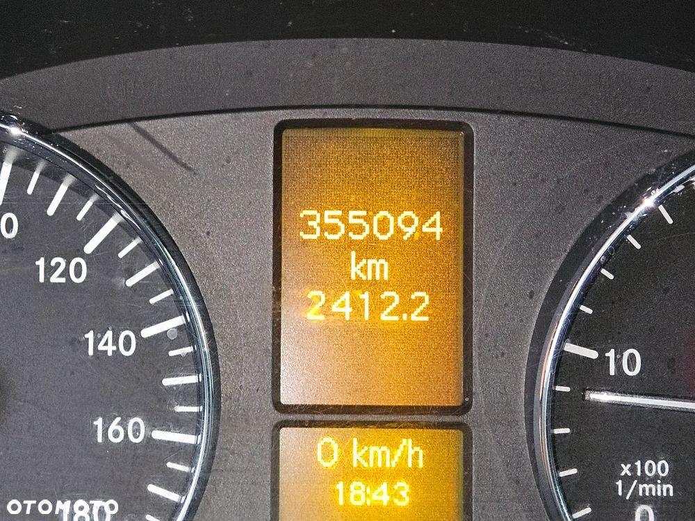 Mercedes-Benz Sprinter - 13