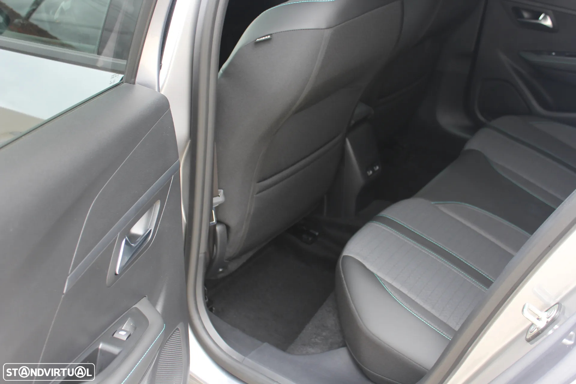 Peugeot e-208 50 kWh Allure - 23