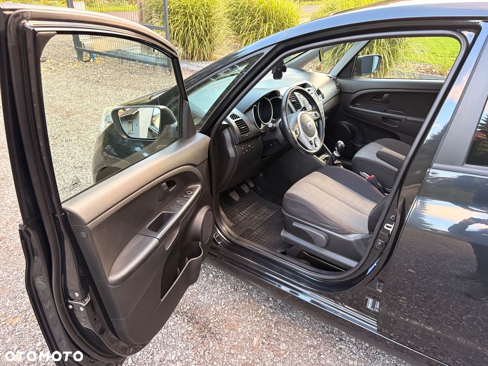 Kia Venga 1.4 L - 14
