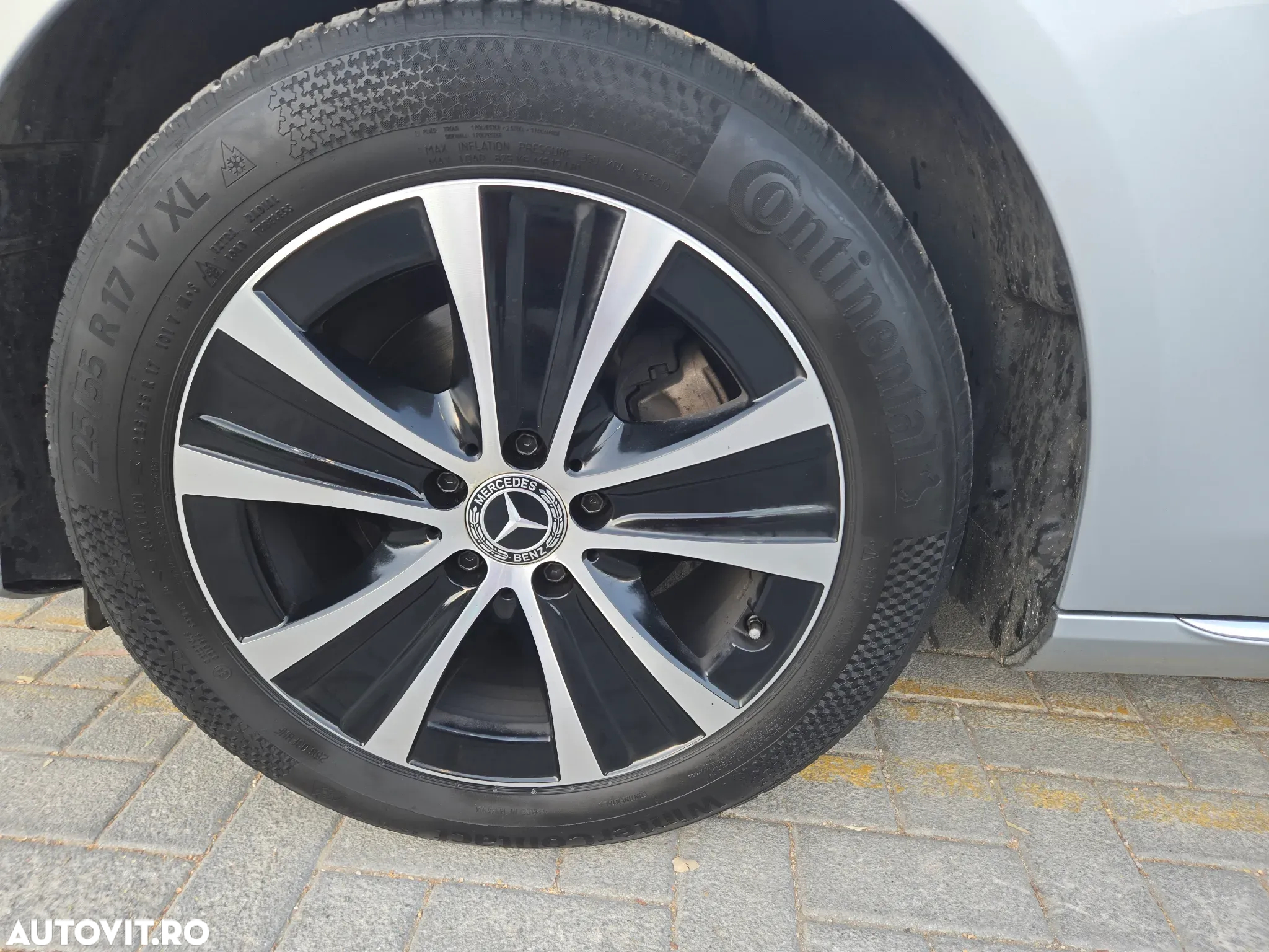 Mercedes-Benz E 220 d 4Matic T 9G-TRONIC - 4