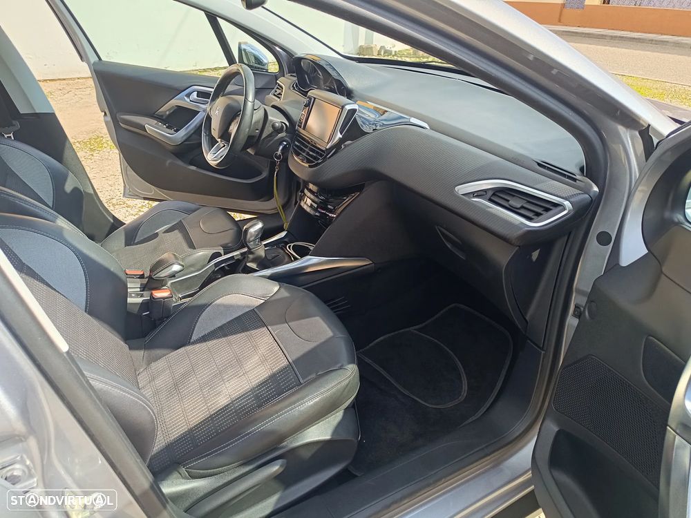 Peugeot 2008 1.6 e-HDi Allure - 9