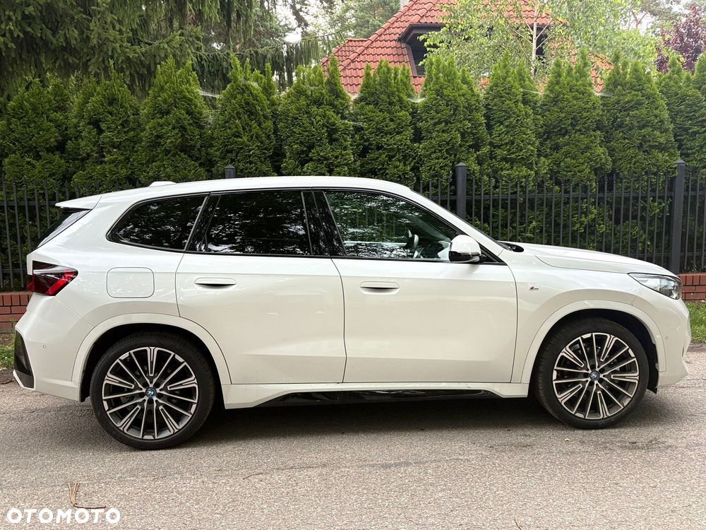 BMW iX1 - 2