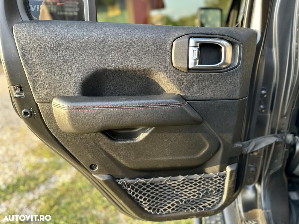 Jeep Wrangler - 10