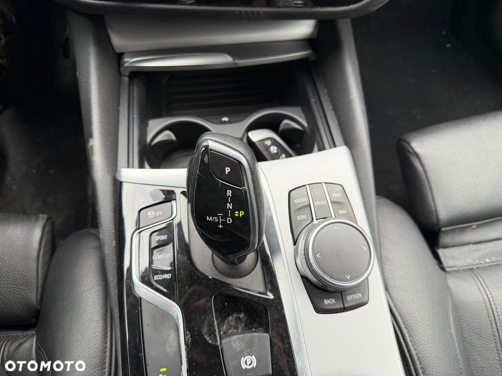 BMW Seria 5 520d Sport Line - 17