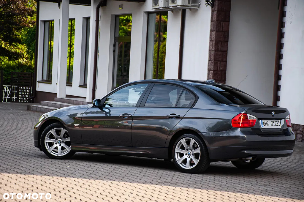 BMW Seria 3 320i - 9
