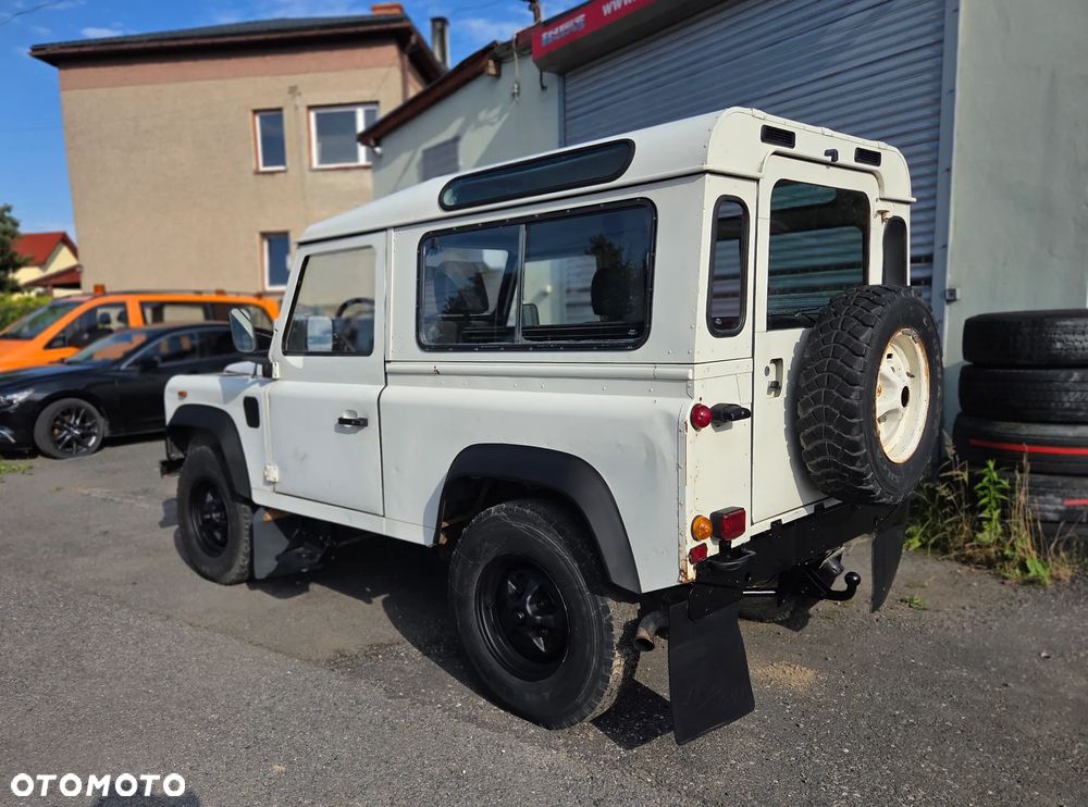Land Rover Defender - 5