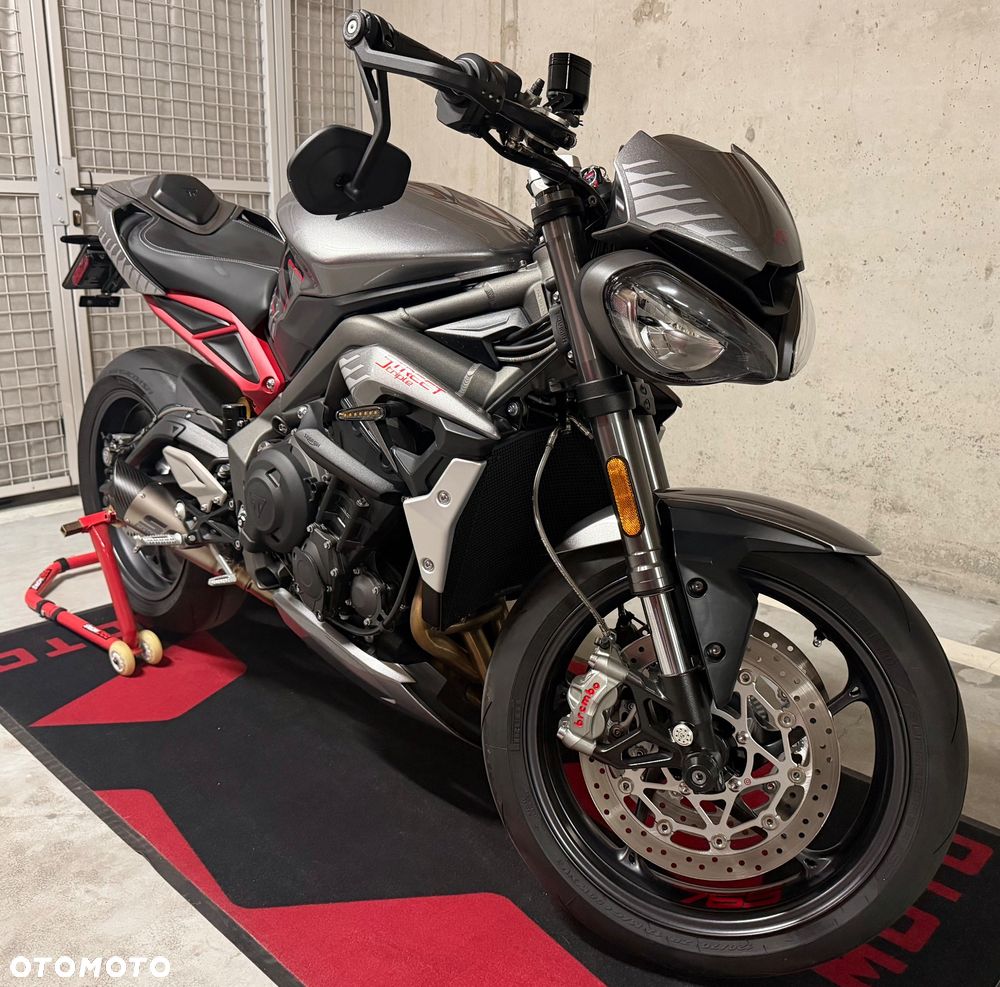 Triumph Street Triple - 2