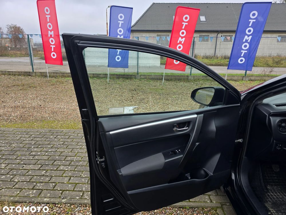 Toyota Corolla 1.6 Active EU6 - 18