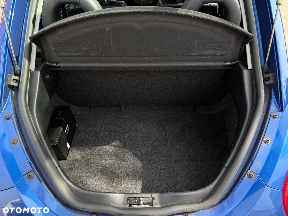 Volkswagen New Beetle - 13