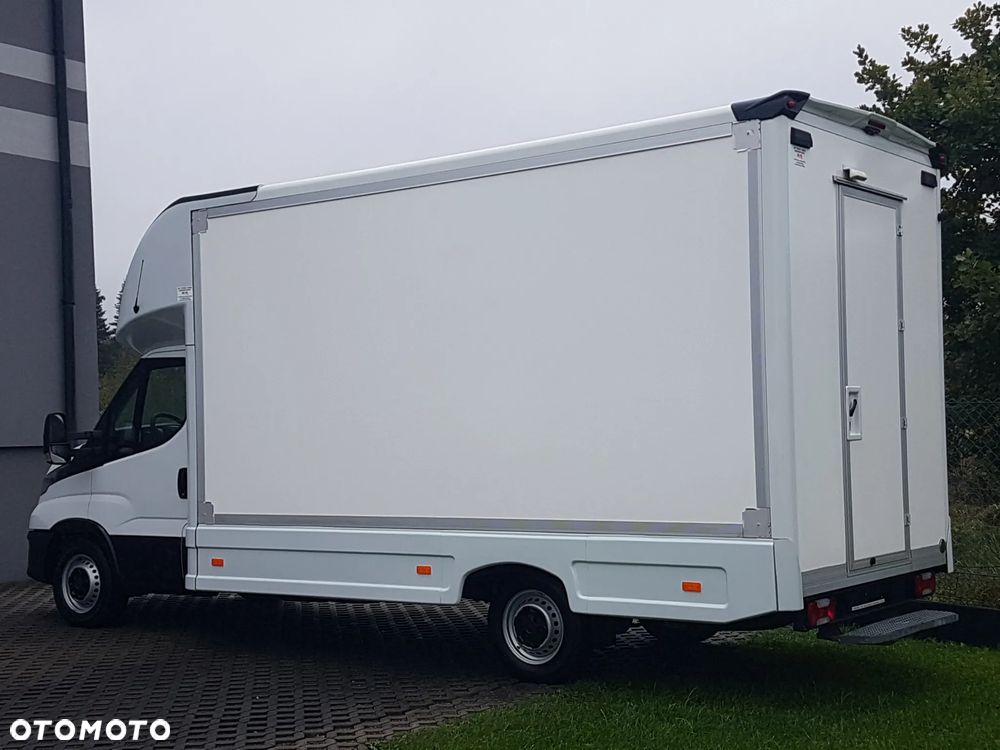 Iveco DAILY KONTENER NISKOPODŁOGOWY 4,43x2,23x2,43 SKLEP FOODTRUCK BAR KLIMA KONIOWÓZ KAMPER - 3