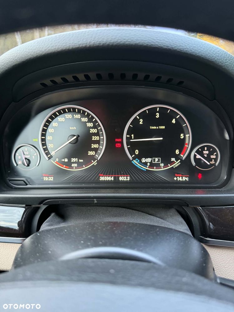 BMW Seria 5 525d xDrive - 3