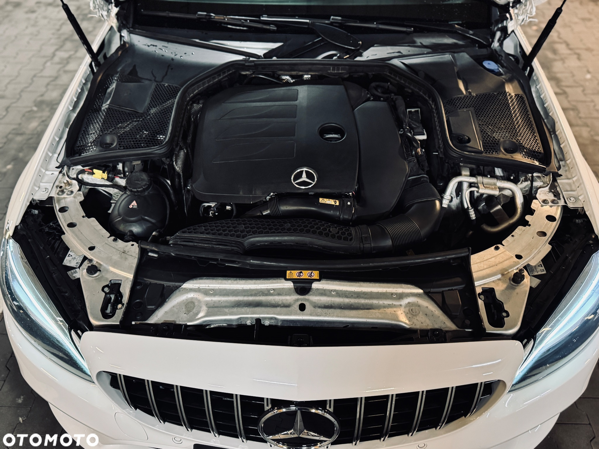 Mercedes-Benz Klasa C 300 9G-TRONIC - 18