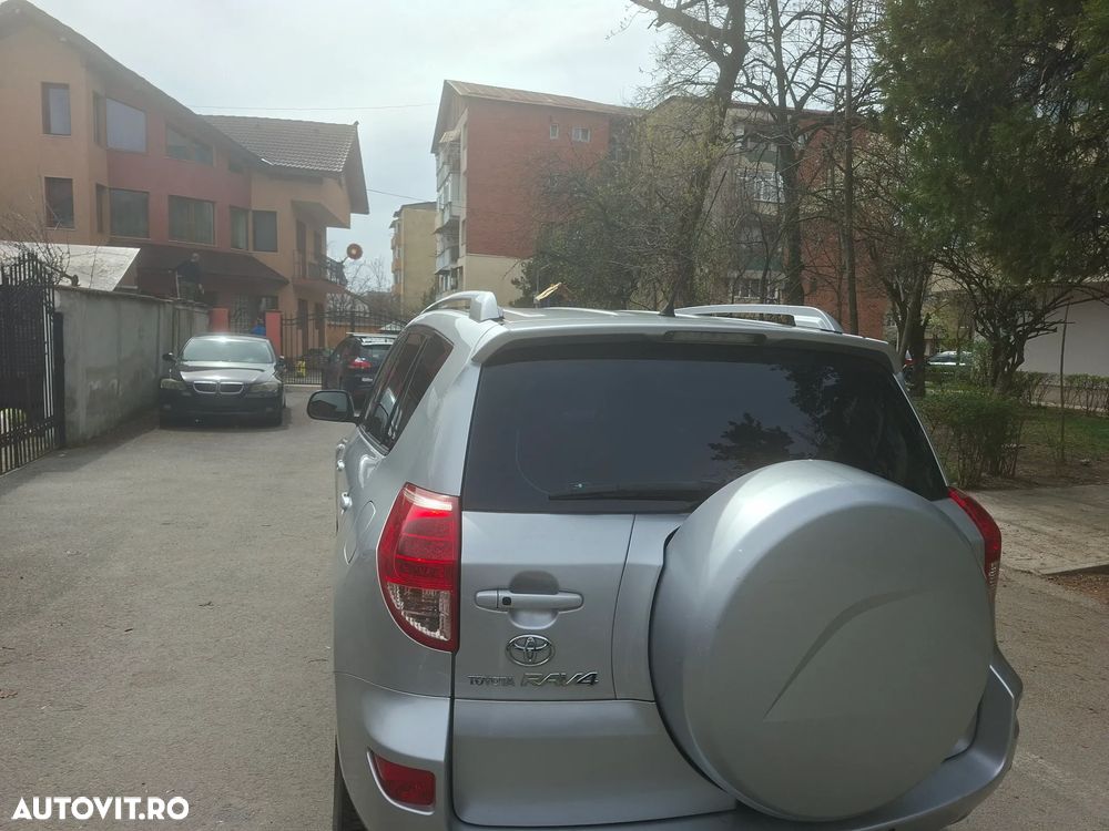 Toyota RAV4 2.2 D-4D Luxury City - 5