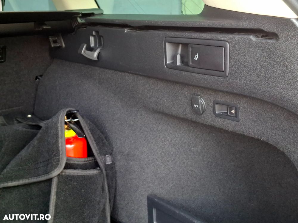 Volkswagen Passat 2.0 TDI DSG (BlueMotion Technology) Comfortline - 9