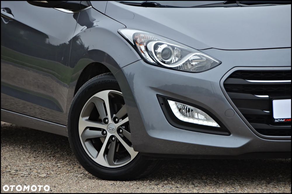 Hyundai i30 1.6 CRDi Premium - 11