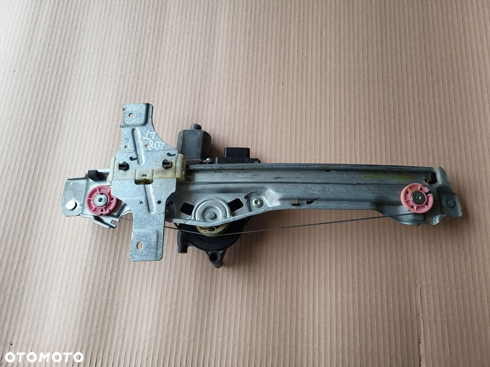 Podnośnik szyby lewy tył Peugeot 208 - 2