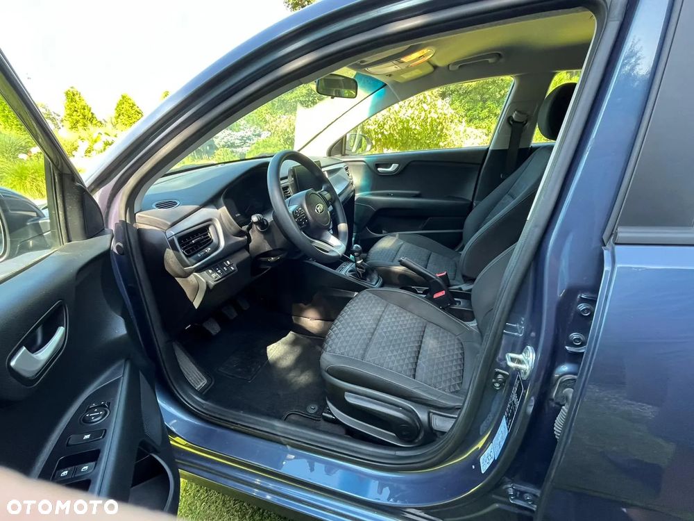 Kia Rio 1.2 M - 10