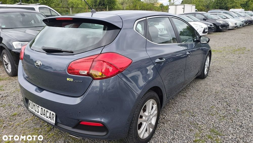 Kia Ceed - 4