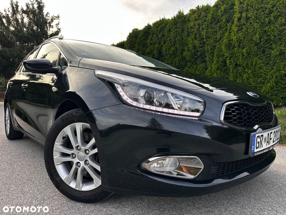 Kia Ceed 1.6 GDI Fifa World Cup Edition - 2