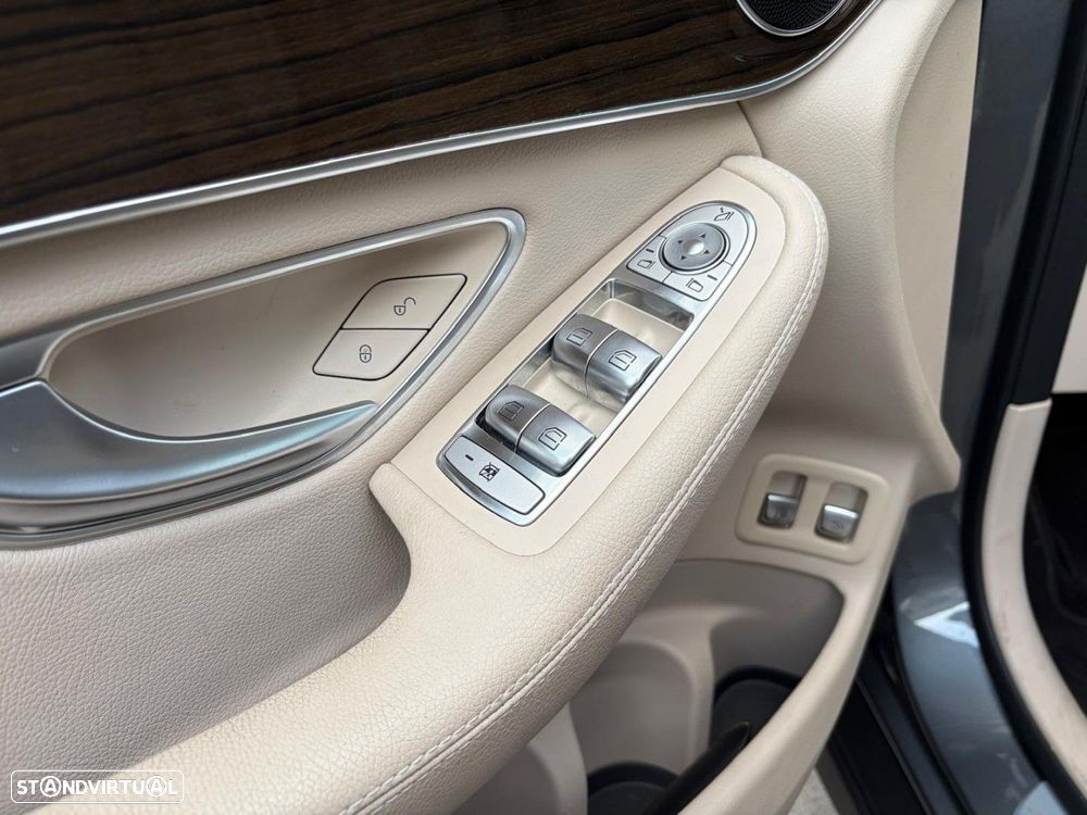 Mercedes-Benz GLC 300 e 4Matic - 36