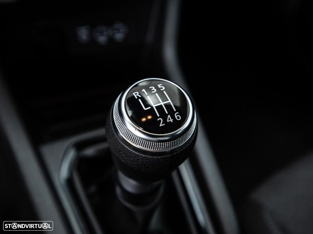 Renault Clio 1.5 Blue dCi Equilibre — fotografia 15
