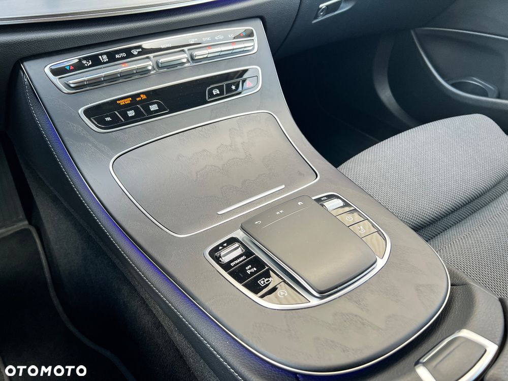 Mercedes-Benz Klasa E 220 d 9G-TRONIC Avantgarde - 24