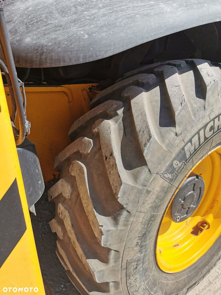 JCB 3CX Powershift - 9