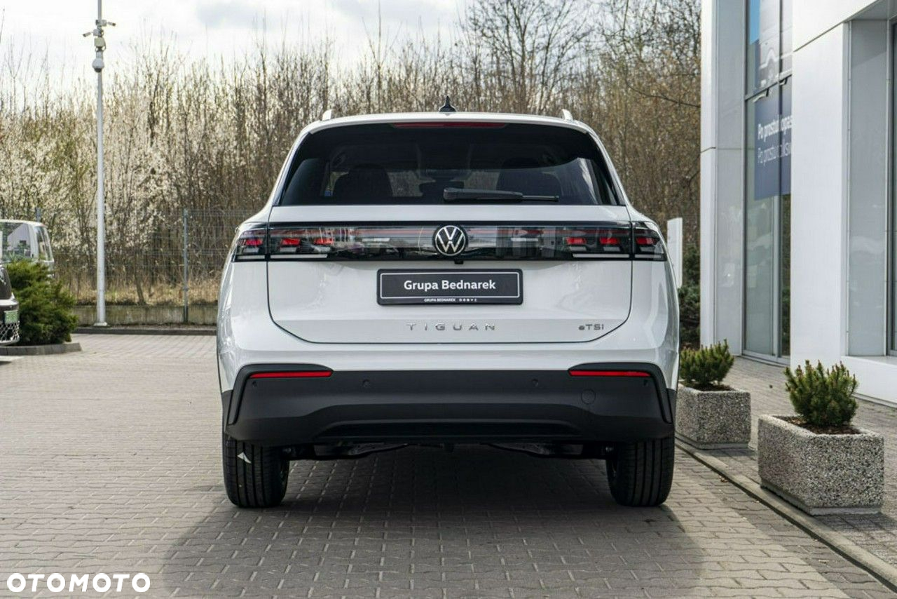 Volkswagen Tiguan - 9