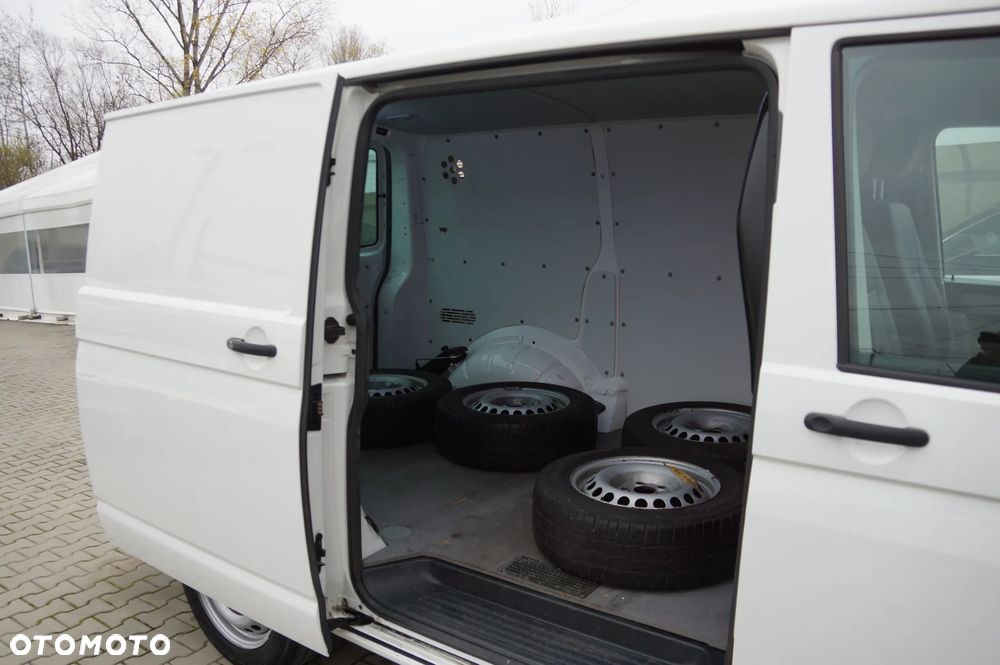 Volkswagen Transporter - 24