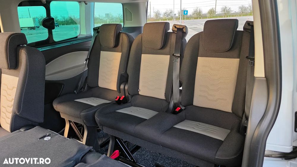 Ford Tourneo Custom - 9