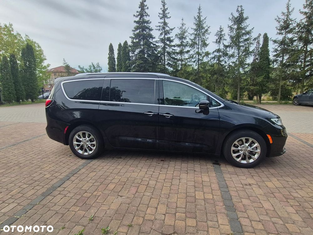Chrysler Pacifica - 6